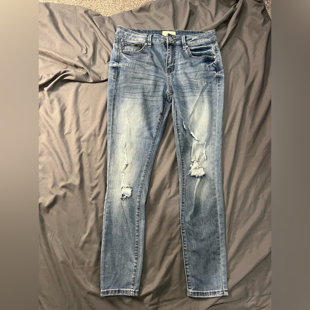 Altar’d State Distressed Skinny Jeans. Size 27.